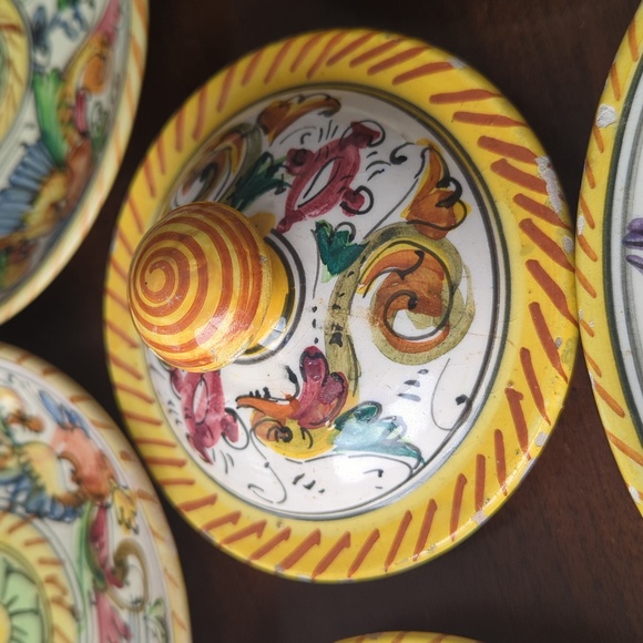 Collection Of Italian Majolica Plates - Picture 13 of 16